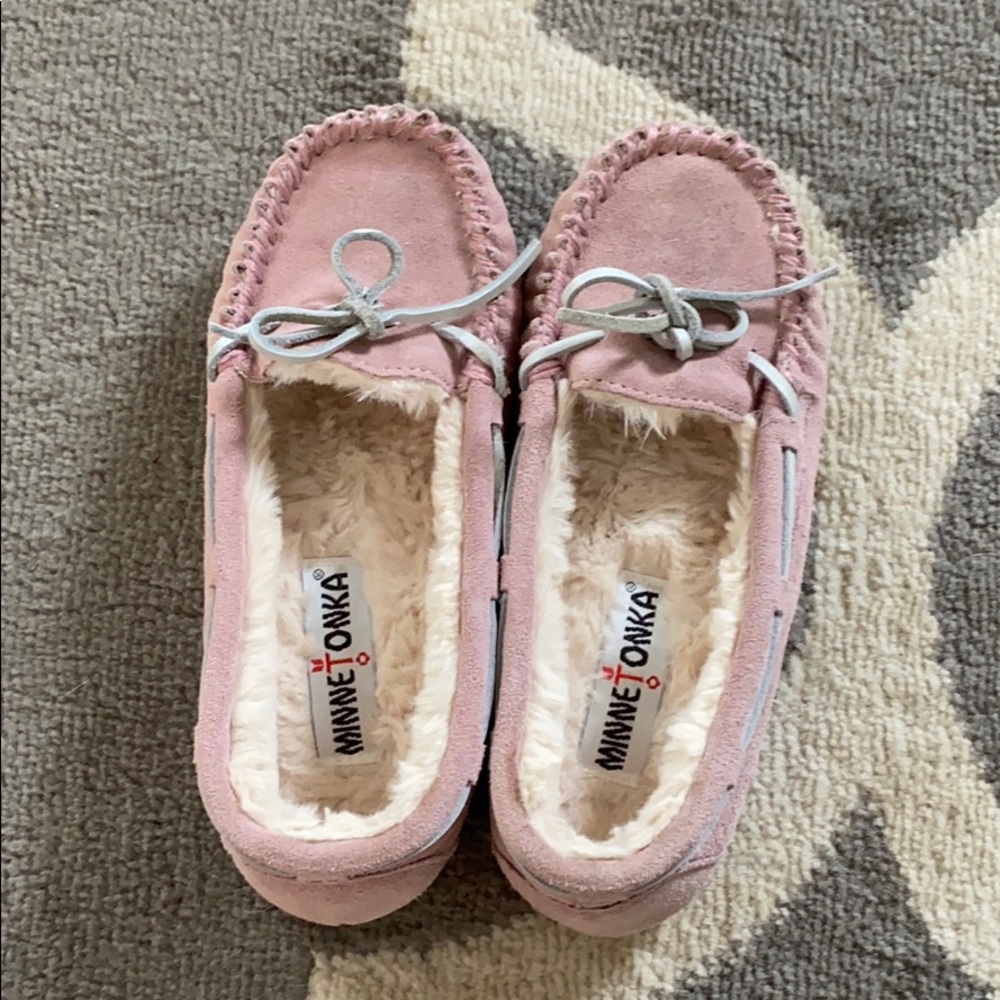 Minnetonka Pink Slipper